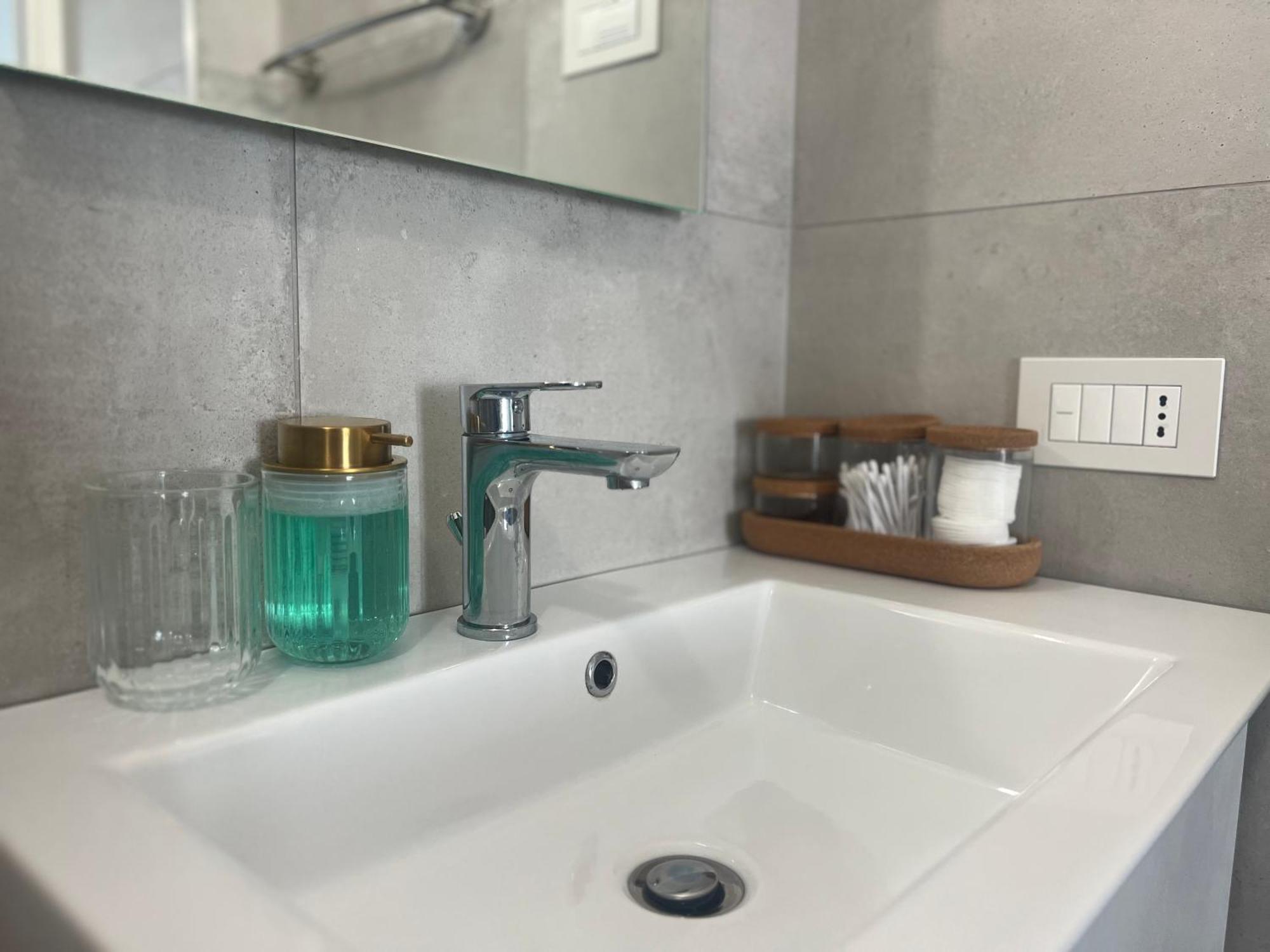 Apartament Regina Milano In Melegnano - Wifi, Breakfast Box And Terrace Zewnętrze zdjęcie